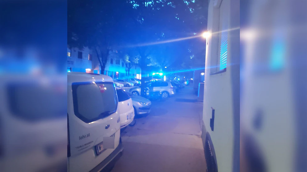 Die Feuerwehr rückte mit sechs Fahrzeugen aus.
