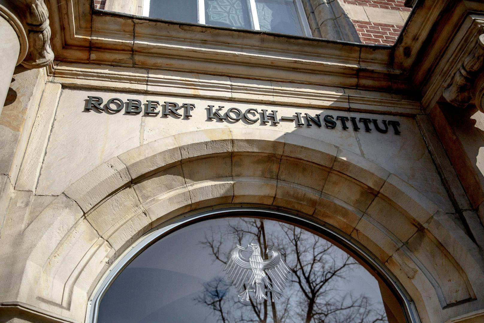 Wegen mehrerer Fälle von Affenpocken in anderen europäischen Ländern hatte das Robert Koch-Institut (RKI) erst am 19. Mai zu Wachsamkeit aufgerufen.