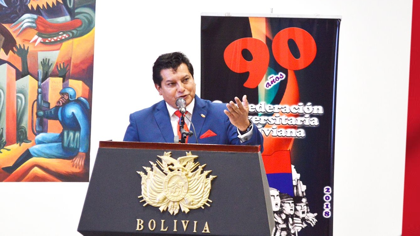 Max Mendoza ist seit 33 Jahren als Student eingeschrieben.