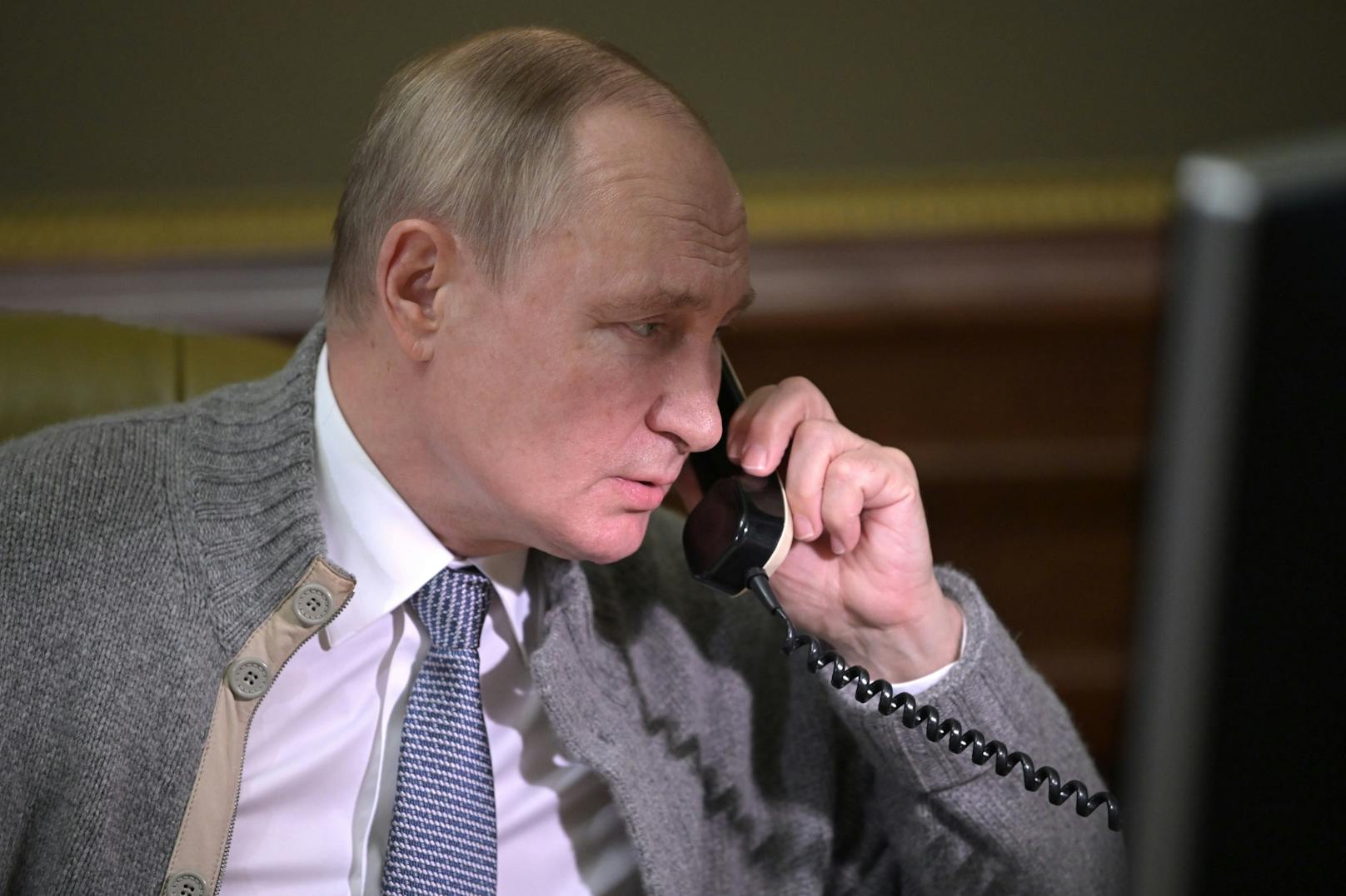 Russlands Präsident Wladimir Putin und seine Handlanger werden jetzt Opfer von Telefonstreichen.