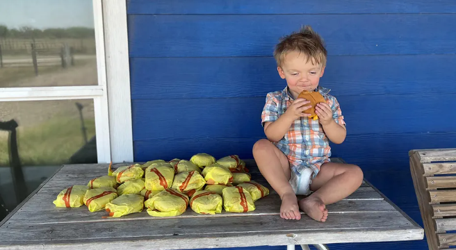Barrett ließ es sich schmecken. Seine Mutter fand die Rechnung nicht so appetitlich.