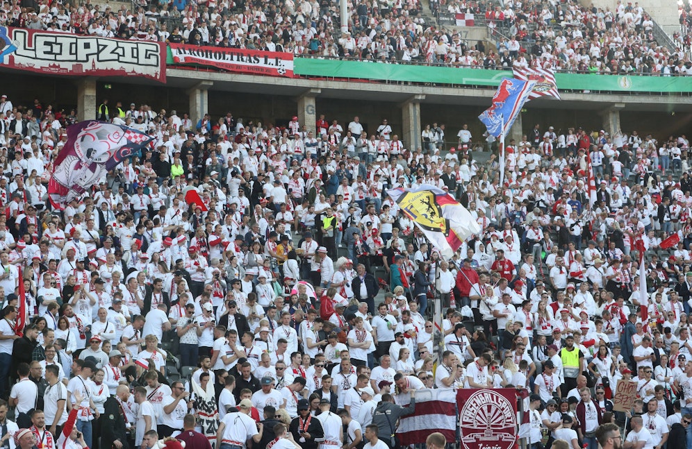 Bei einem Fan-Fest vor dem DFB-Pokalfinale in Berlin kam es zu einem Buttersäure-Anschlag. 