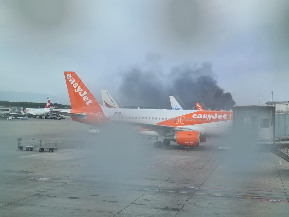Der Großbrand am 21. Mai 2022 beeinträchtigte auch den Flugverkehr in Genf.