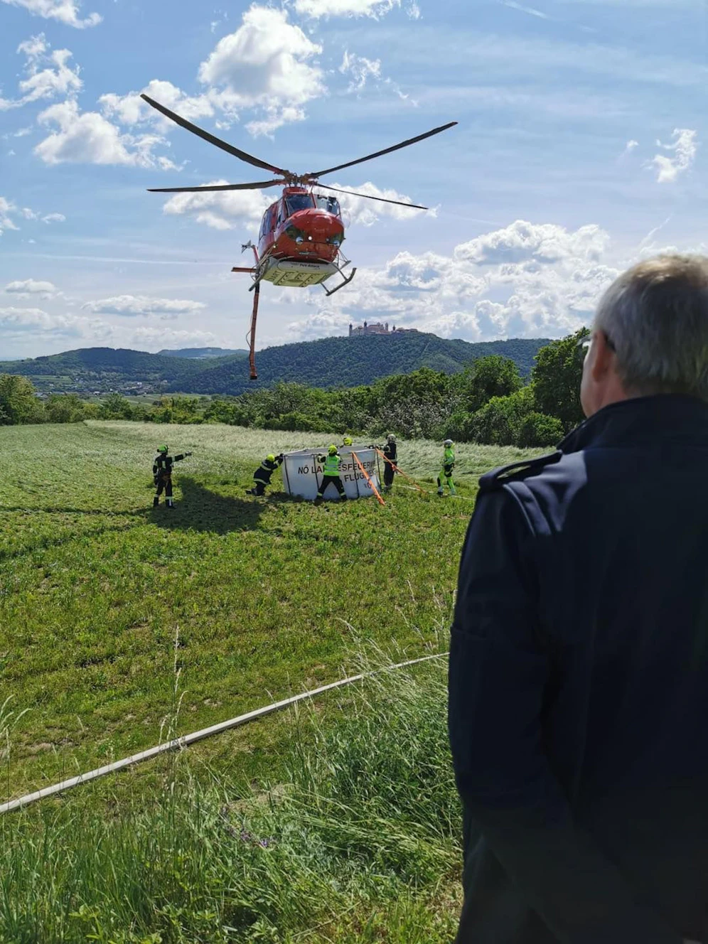 Riesen-Aufgebot an Einsatzkräften am Waxenberg bei Paudorf.