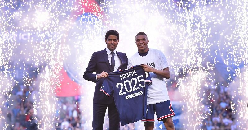 Kylian Mbappe unterschrieb bei Paris St.-Germain einen neuen Vertrag. 