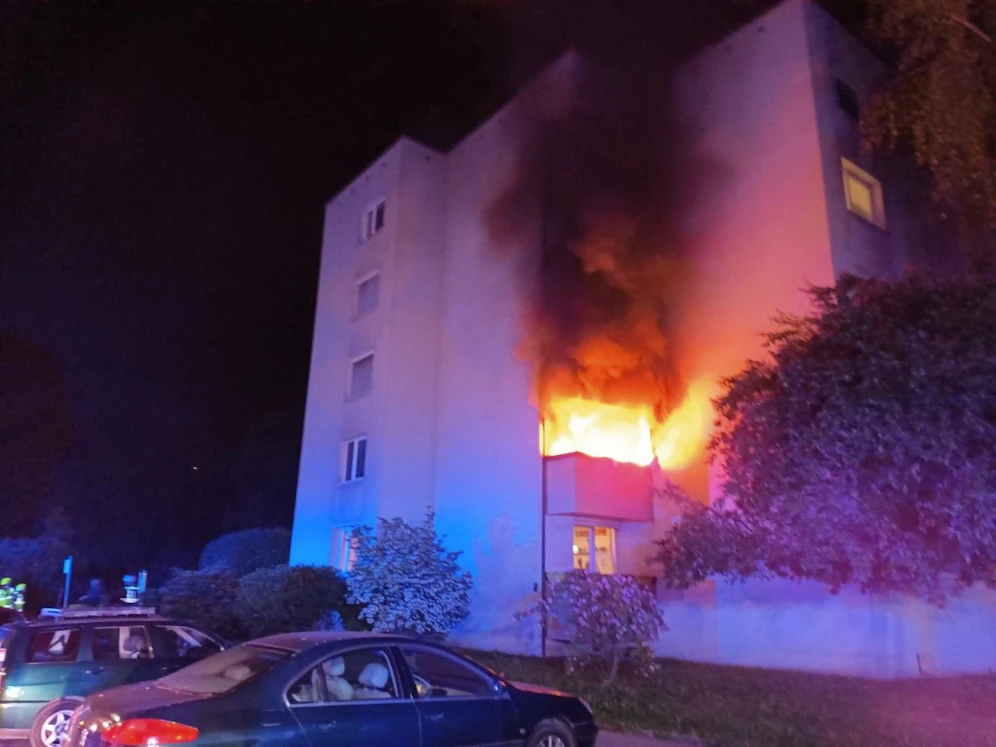 Die Hitzeentwicklung bei dem Feuer war laut Feuerwehr extrem.
