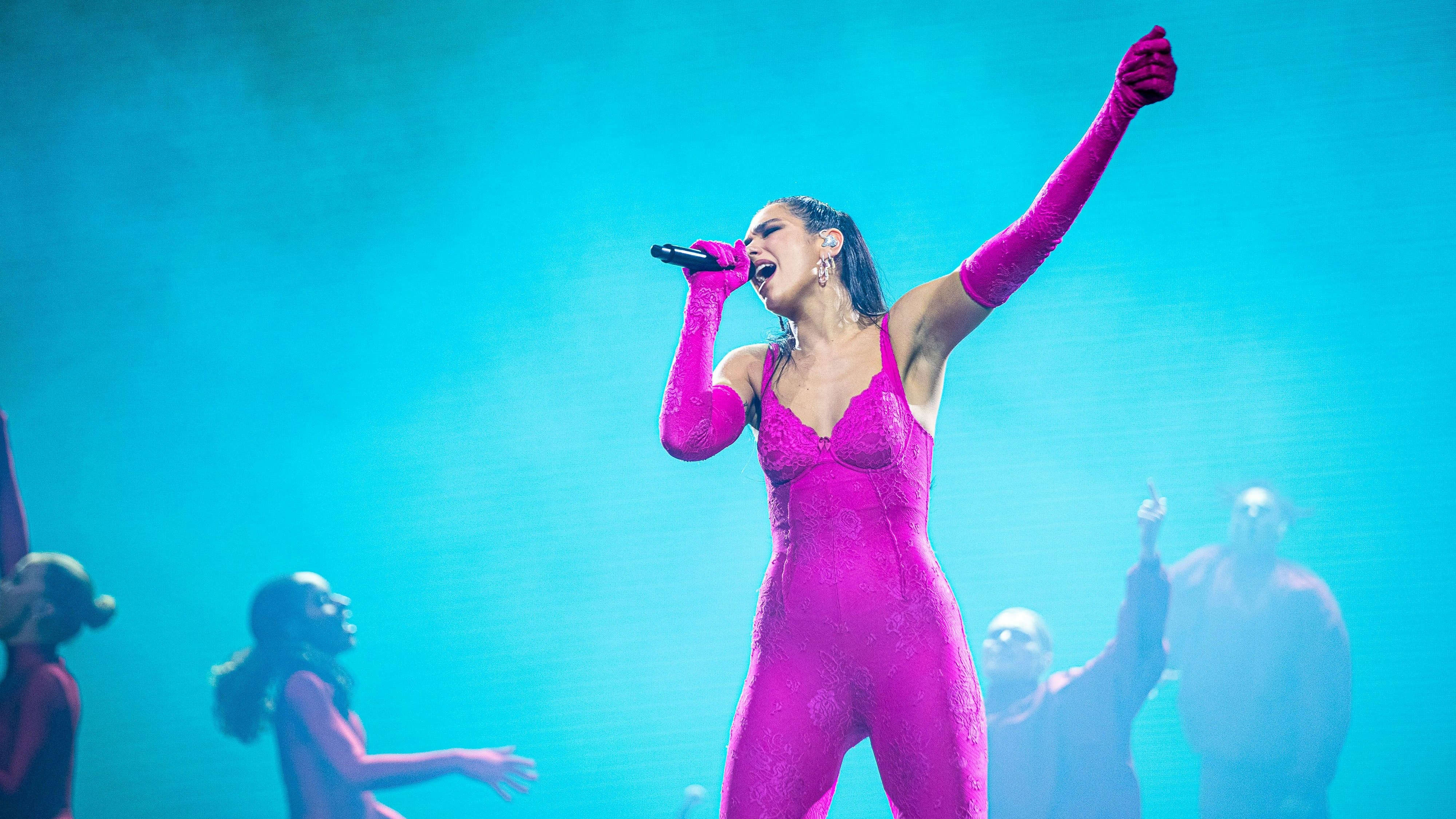 Auf der Setlist befinden sich Hit-Songs wie "New Rules" und "Electricity".