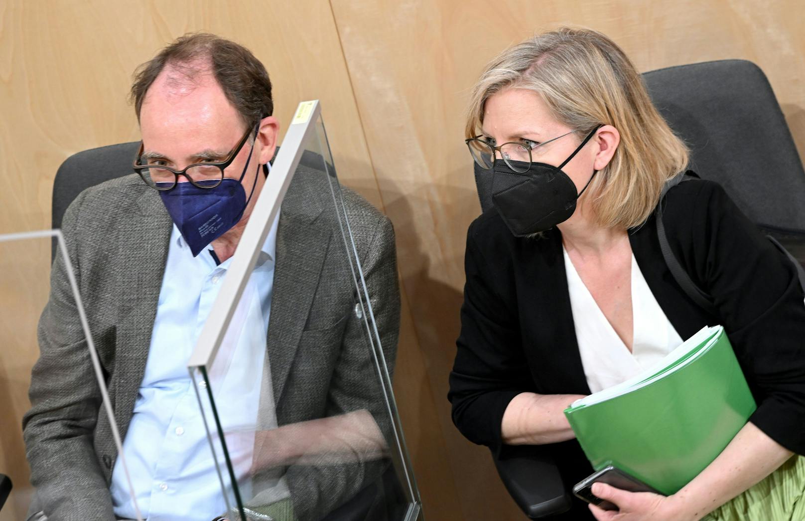 Johannes Rauch und Infrastrukturministerin Leonore Gewessler (Grüne) im Nationalrates am Donnerstag, 19. Mai 2022.