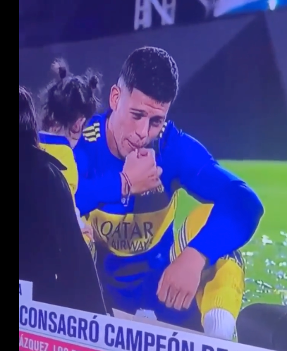 Marco Rojo gönnt sich eine Zigarette.