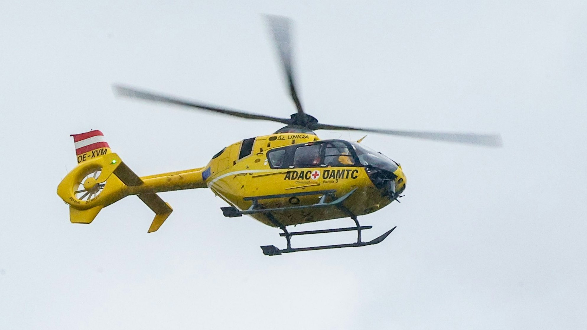 Das Mädchen wurde mit dem Notarzthubschrauber ins Kepler-Universitätsklinikum nach Linz geflogen (Symbolbild).