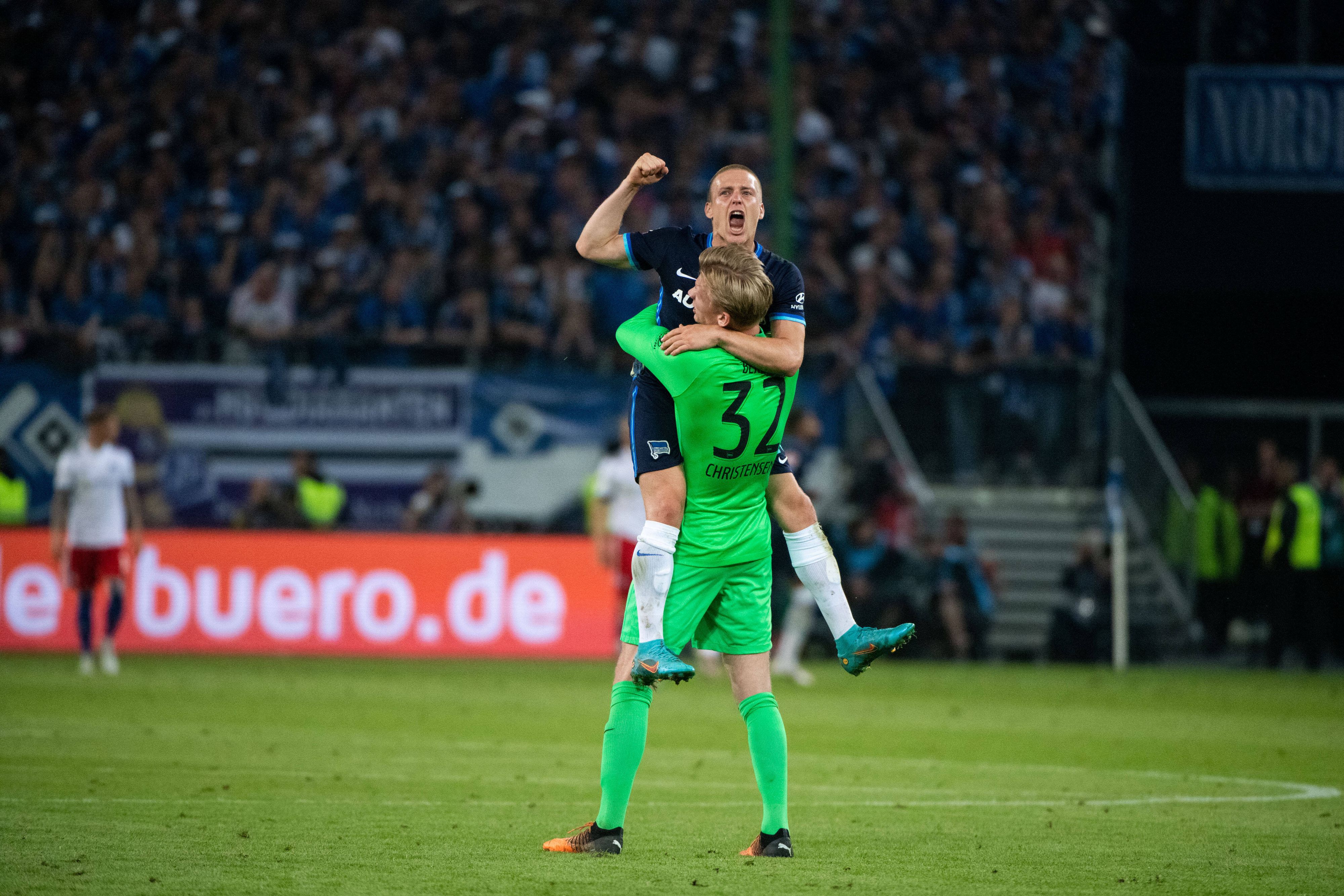 Hertha jubelt über den Klassenerhalt.