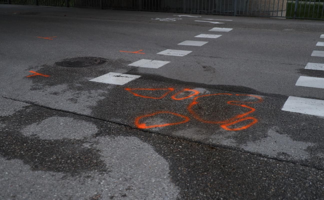 Der 19-jährige Pkw-Lenker war mit überhöhter Geschwindigkeit unterwegs.