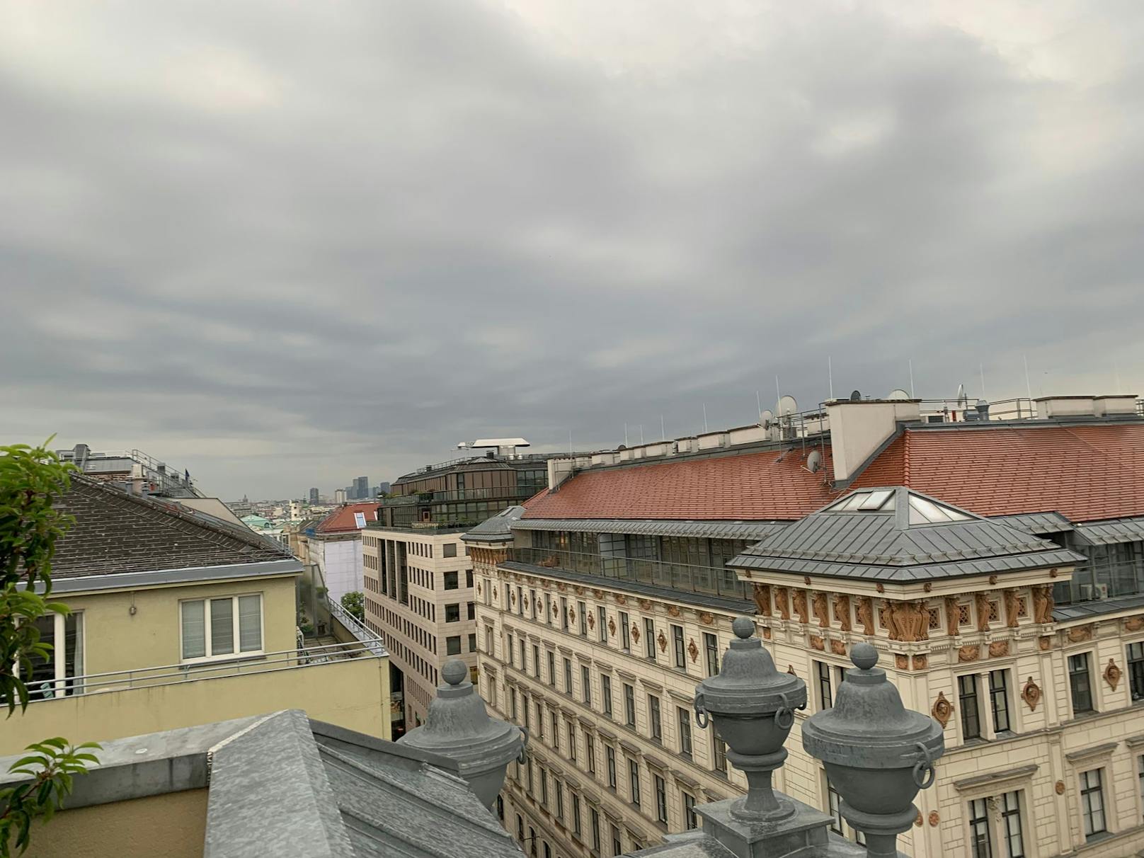 Gewitterwolken über Wien.