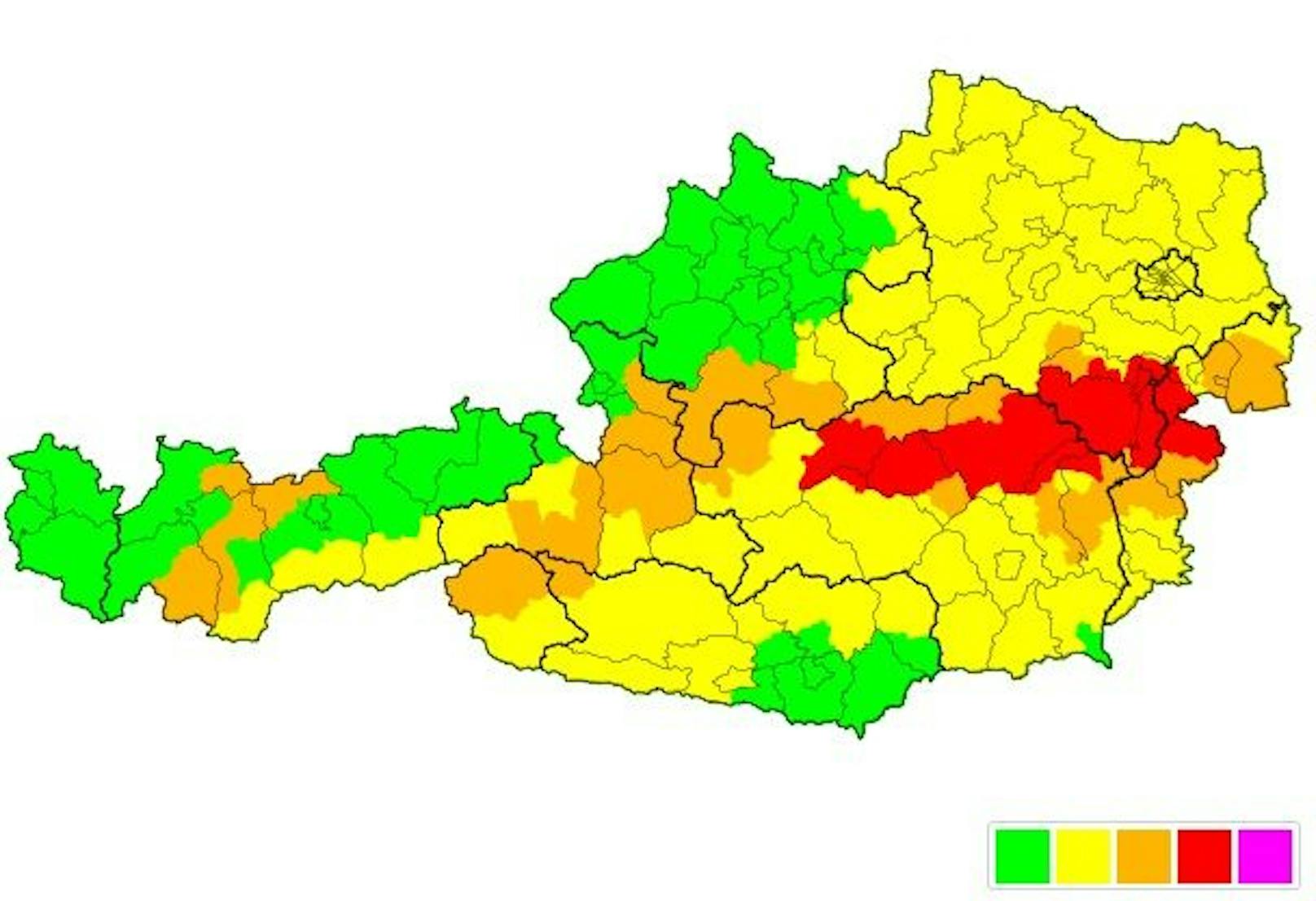 In drei Bundesländern herrscht Unwetter-Warnstufe Rot. 