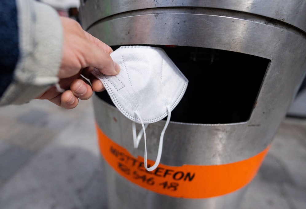 Die FFP2-Maskenpflicht fällt, ganz entsorgen sollte man sie aber nicht.