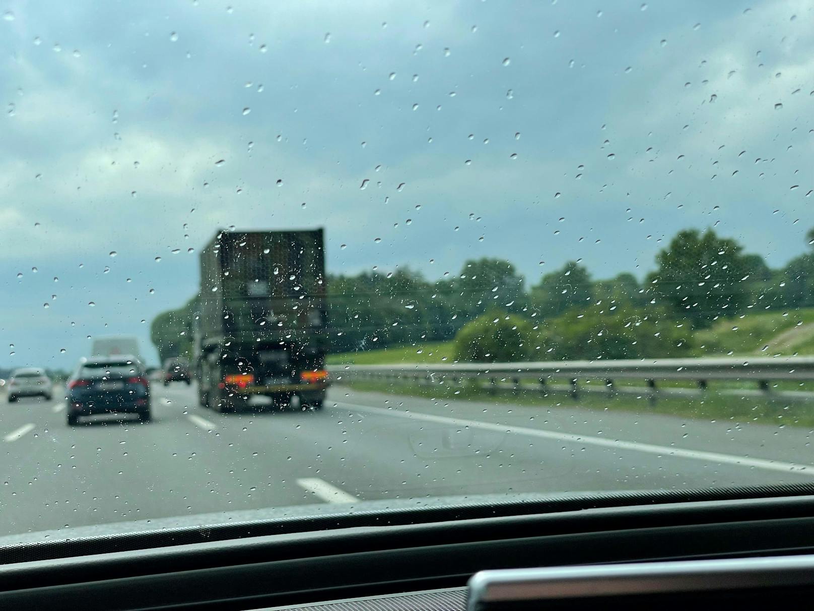 Auch die Laster fielen besonders auf der Autobahn auf.