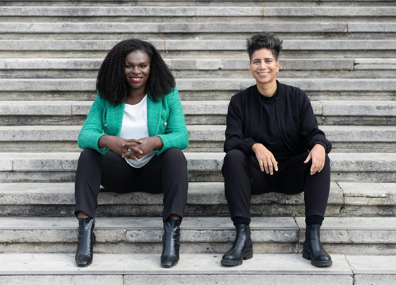 Mireille Ngosso (SPÖ) und Faika E-Nagashi (Grüne) haben sich über Parteigrenzen zusammengetan und ein Buch über den Kampf gegen Rassismus geschrieben.