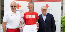 70 Liter– ORF-Star gratuliert Wiener Rekord-Blutspender