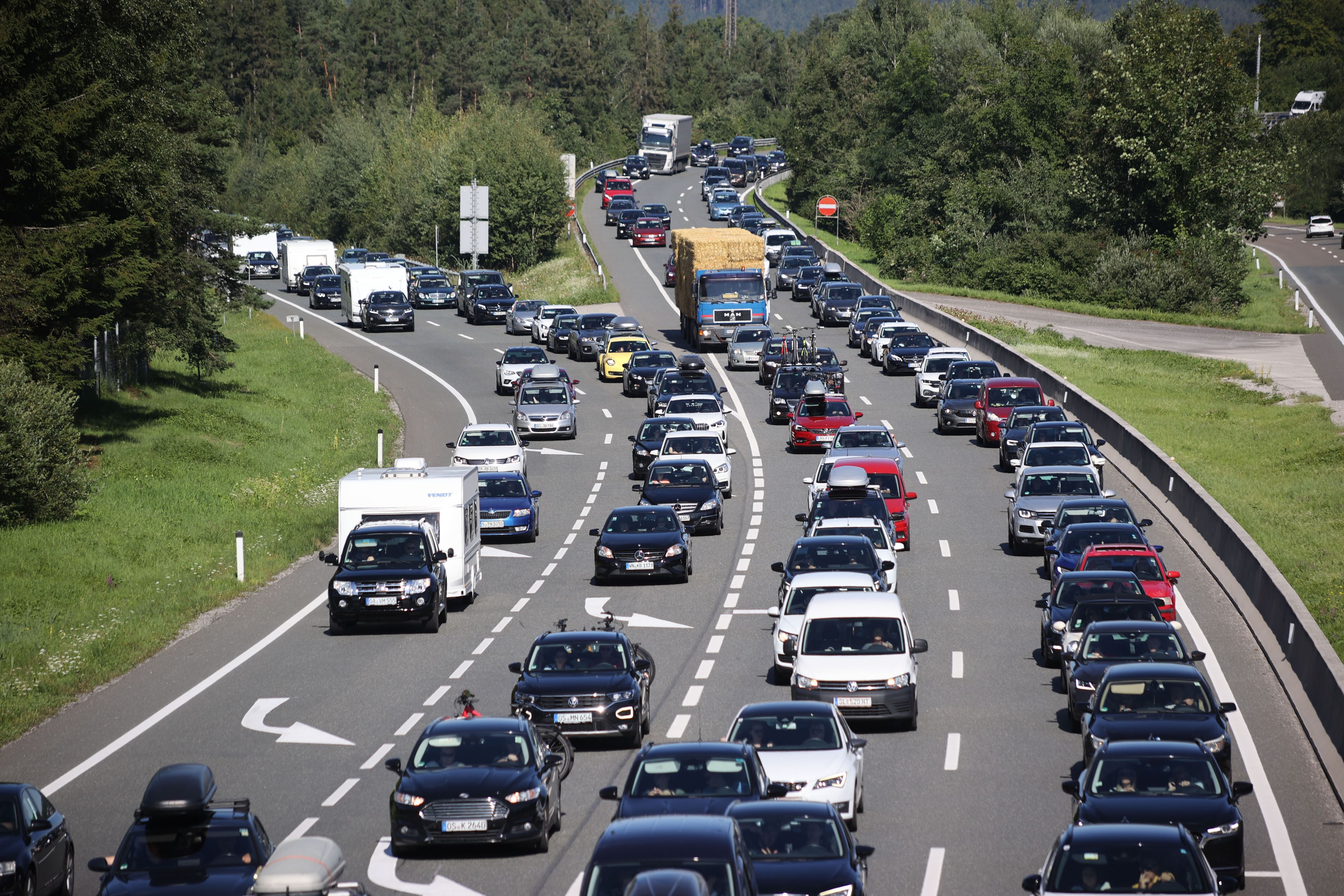 Ab Mittwoch ist laut Asfinag starker Verkehr auf den Ost- und Südkorridoren zu erwarten.
