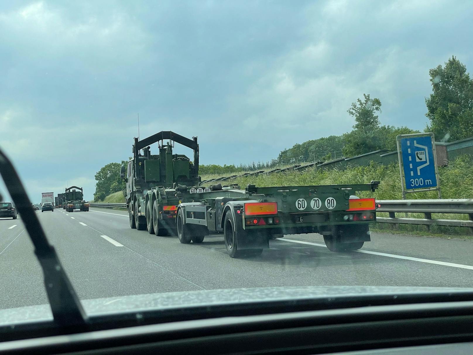 Der Konvoi auf der A1.