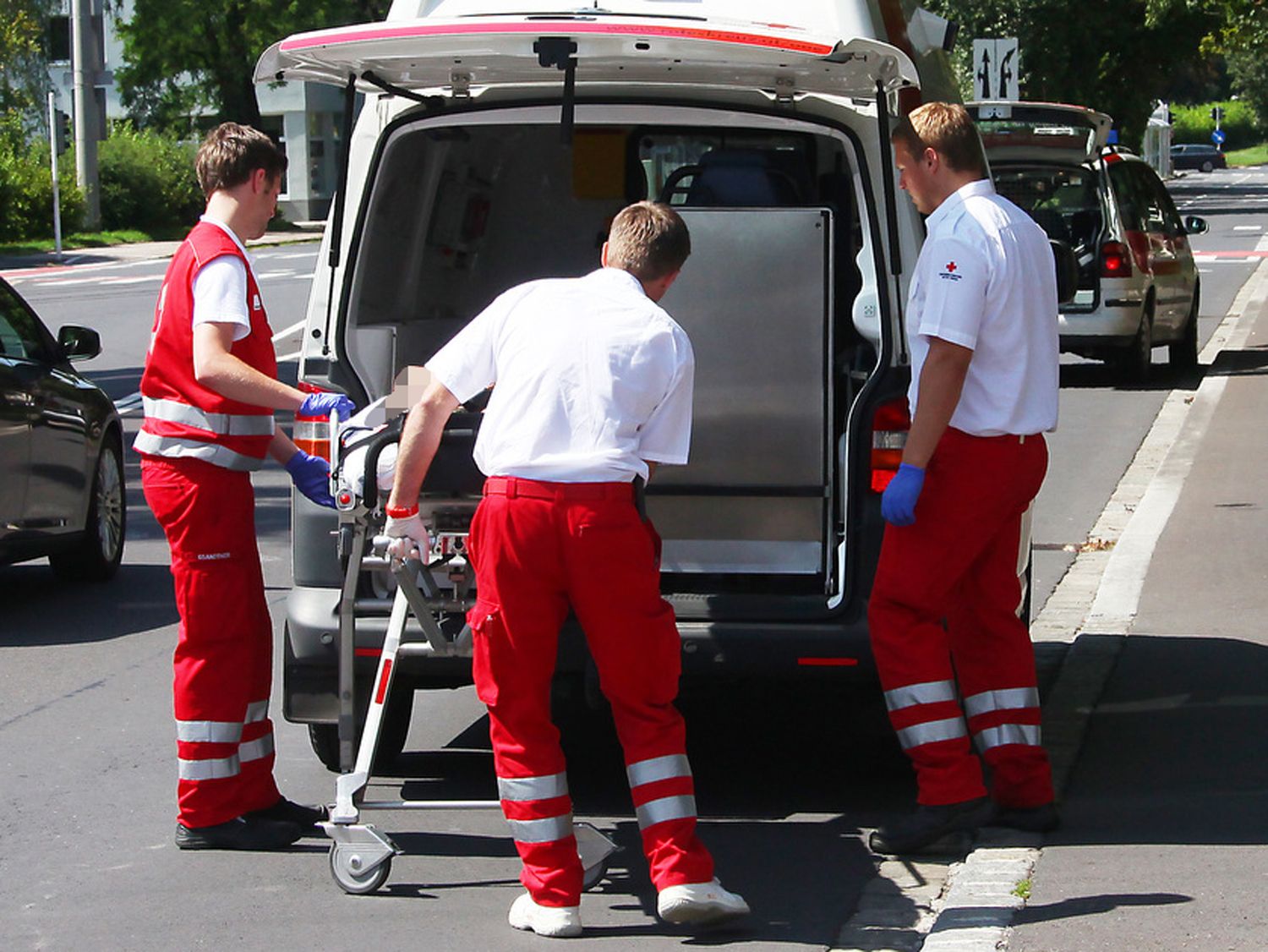 Der Bub wurde von Rettungskräften versorgt und in ein Wiener Spital geflogen.