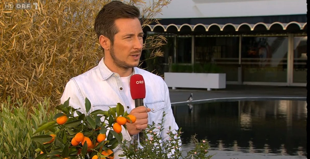 Lukas Schweighofer stellte eine ungewöhnliche Frage während seines Interviews.