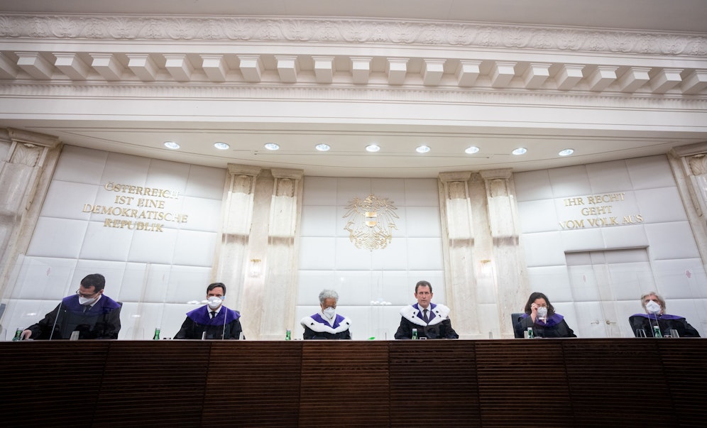 VfGH-Präsident Christoph Grabenwarter (3.v.r) während einer öffentlichen Verhandlung des Verfassungsgerichtshofs. Archivbild. 