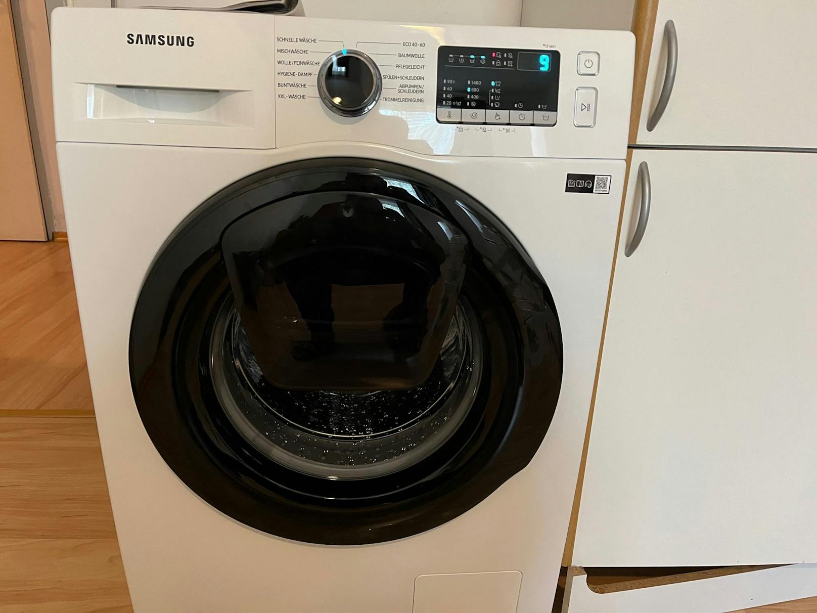 Waschmaschine neu: mit besserer Energieeffizienzklasse.