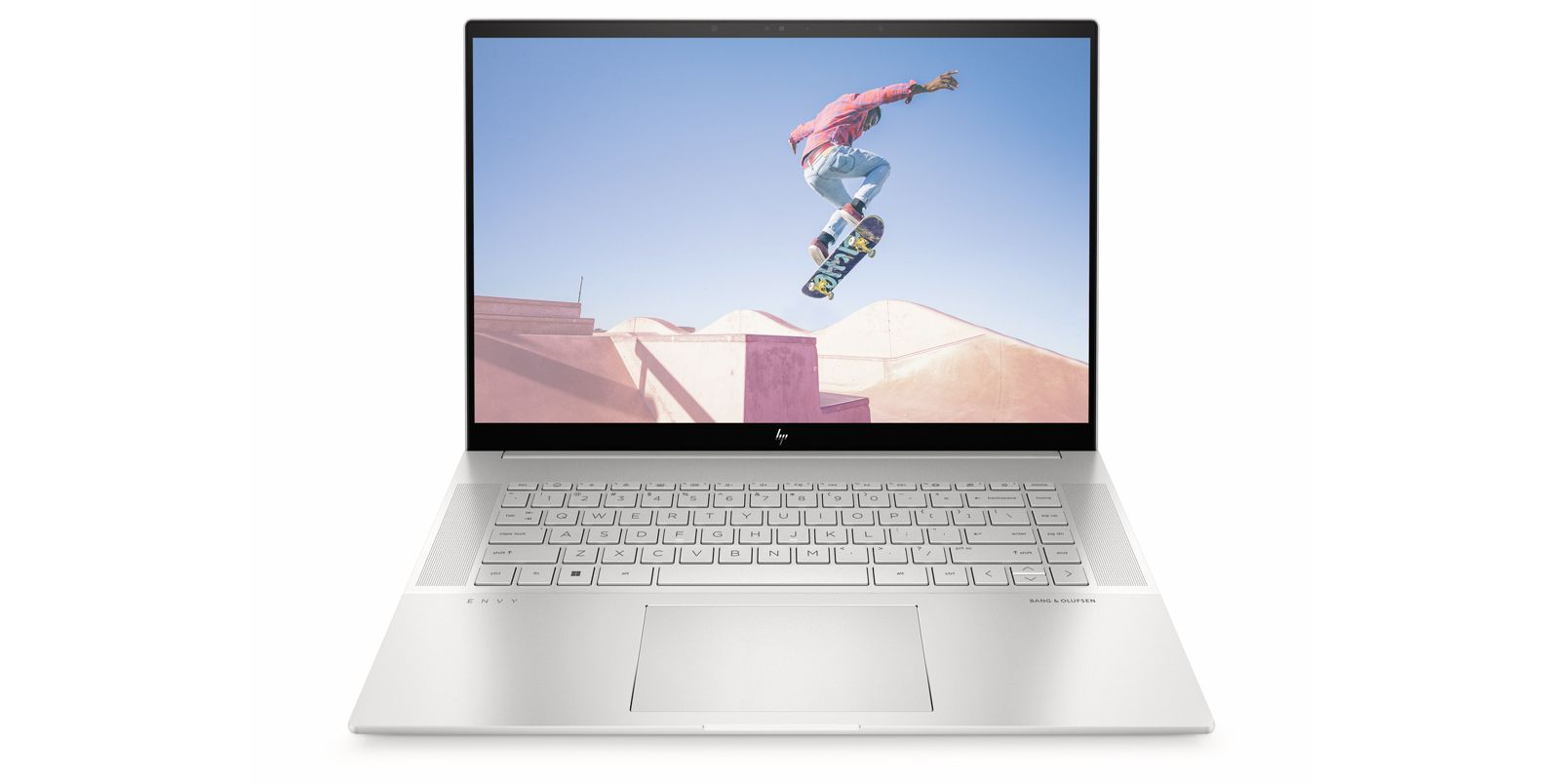 Die neuen PCs sind aus recyceltem Metall und sogenannten "ocean-bound plastics" hergestellt sowie EPEAT Gold-zertifiziert und mit dem ENERGY STAR ausgezeichnet.