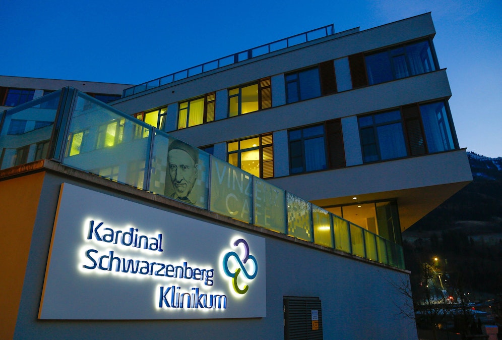 Das Klinikum Schwarzach leidet unter Personalmangel. 400 Geburten sollen nun ausgelagert werden.