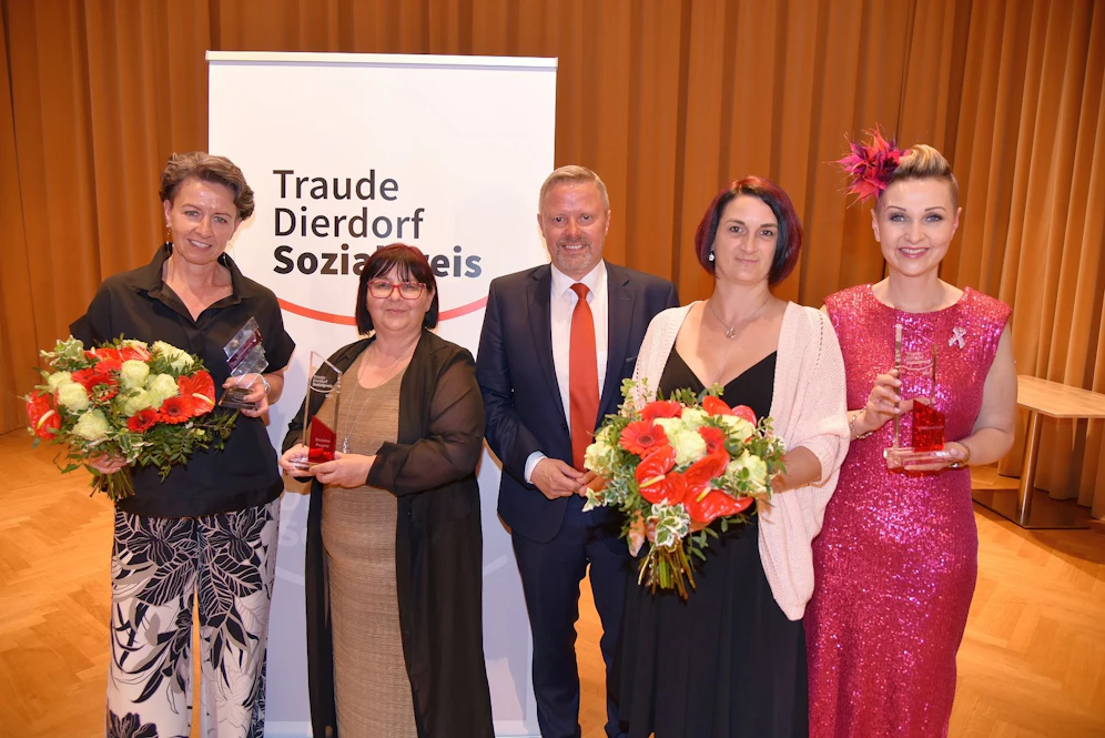 Premiere 2022: Elke Schmid-Dierdorf, Beatrix Kohlhauser, Rainer Spenger, Sabrina Manninger (UareSpecial) und Claudia Altmann-Pospischek.