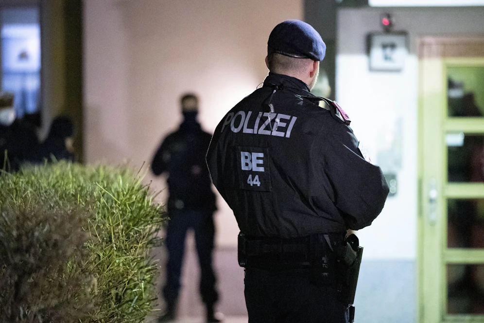 Die Polizei nahm den Verdächtigen noch in der Nähe des Lokals fest.