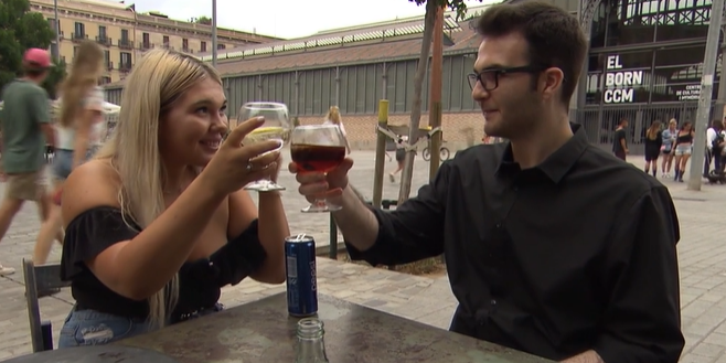 Auch das Anprosten muss Charbel noch üben.