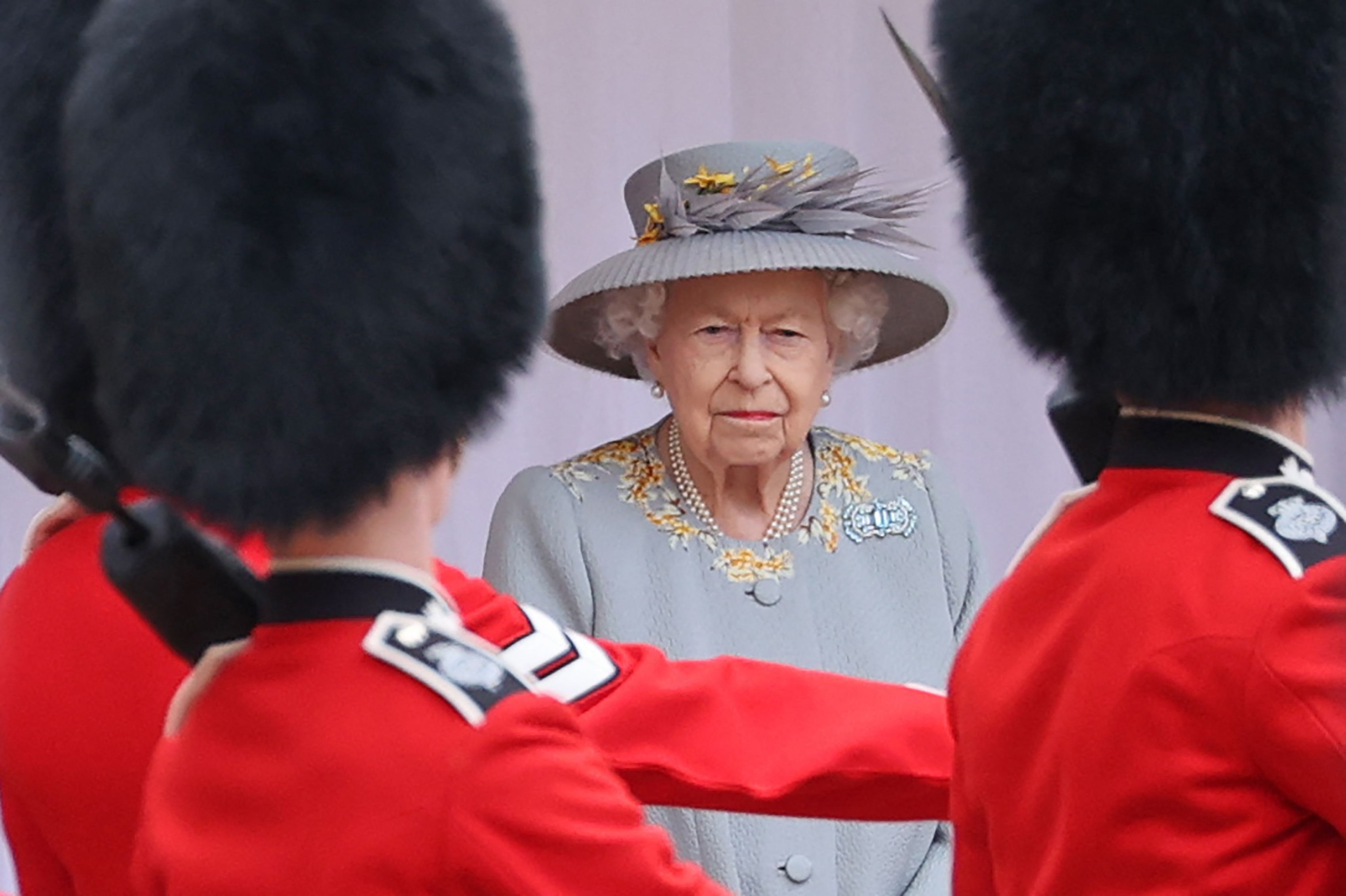 Das Lachen dürfte Queen Elizabeth bei den neuesten Schlagzeilen aus dem Königshaus kurzfristig vergangen sein.