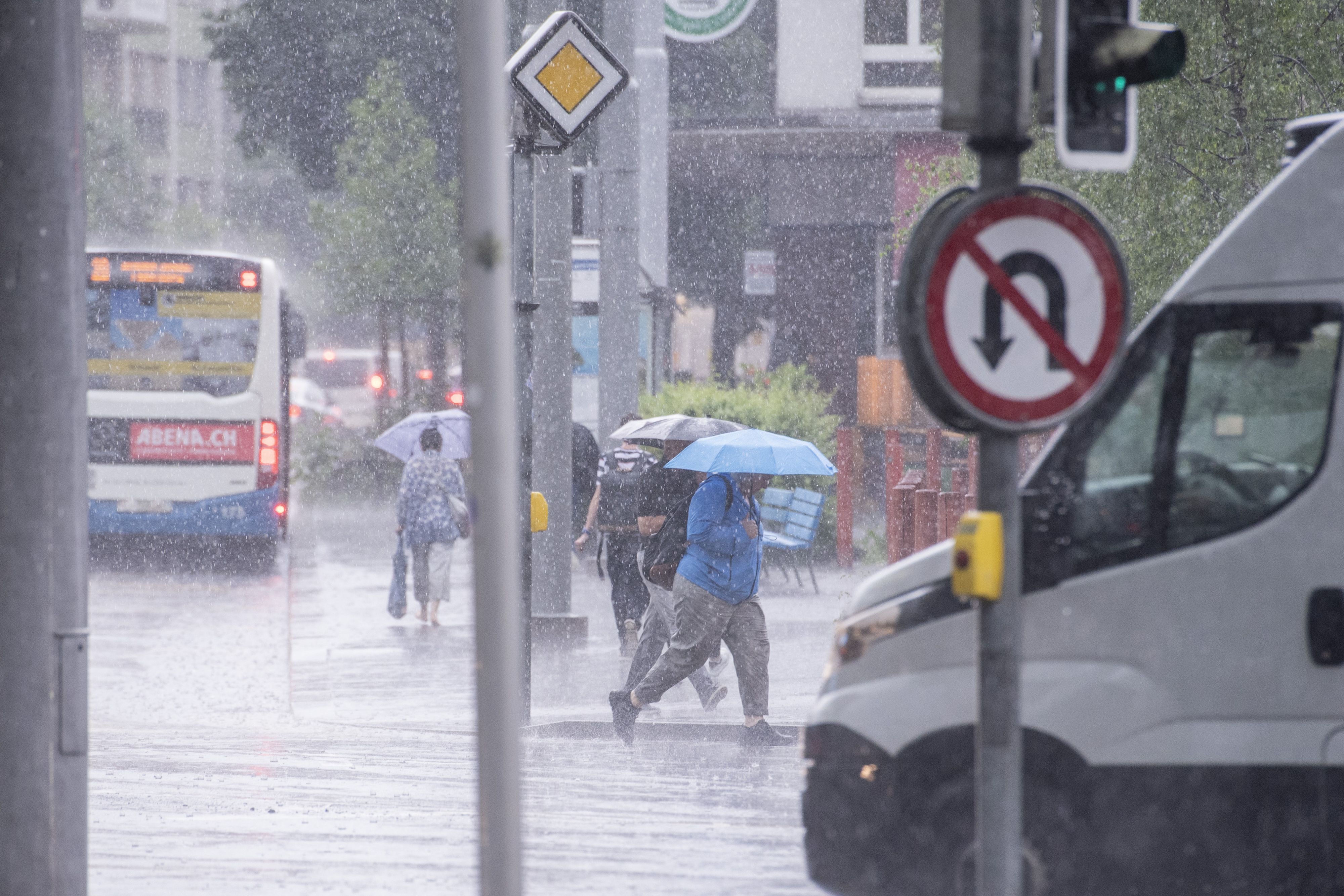 Das Wetter wird am Wochenende unfreundlich, Gewitter starten bereits am Freitag.