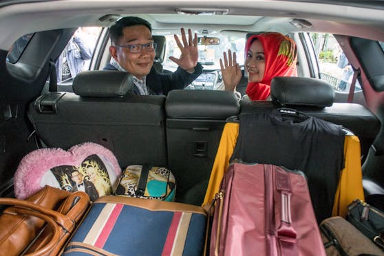 Yang hilang adalah putra penguasa Indonesia dan calon presiden Ridwan Kamel.  Difoto bersama istrinya Atalia, 2018..