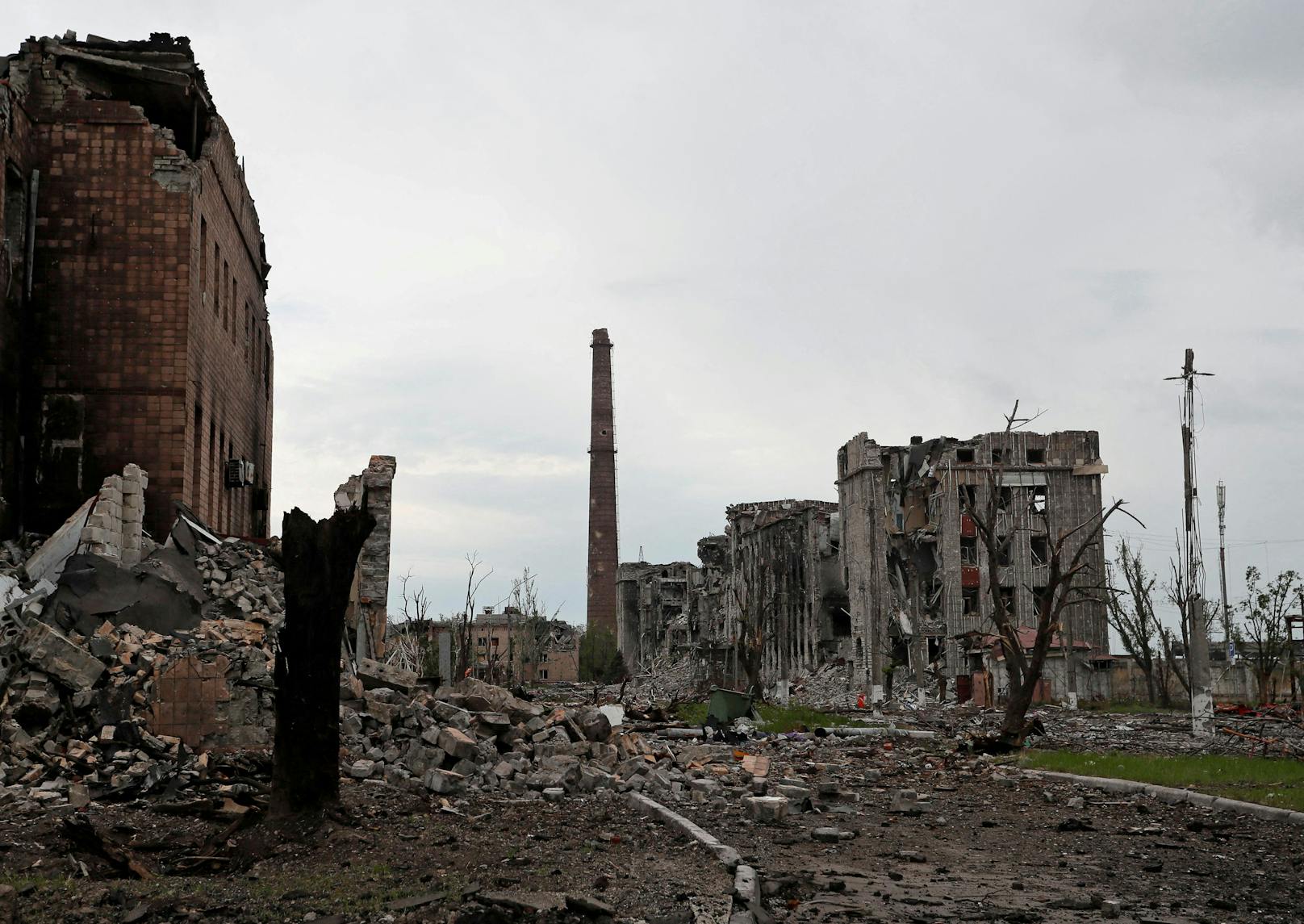Völlige Verwüstung im zerbombten Azovstal-Stahlwerk in Mariupol. Aufnahme vom 22. Mai 2022.