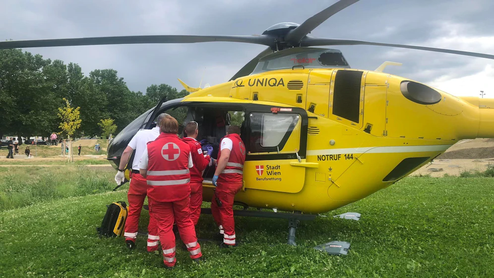 Der Scooterfahrer wurde ins Spital geflogen.