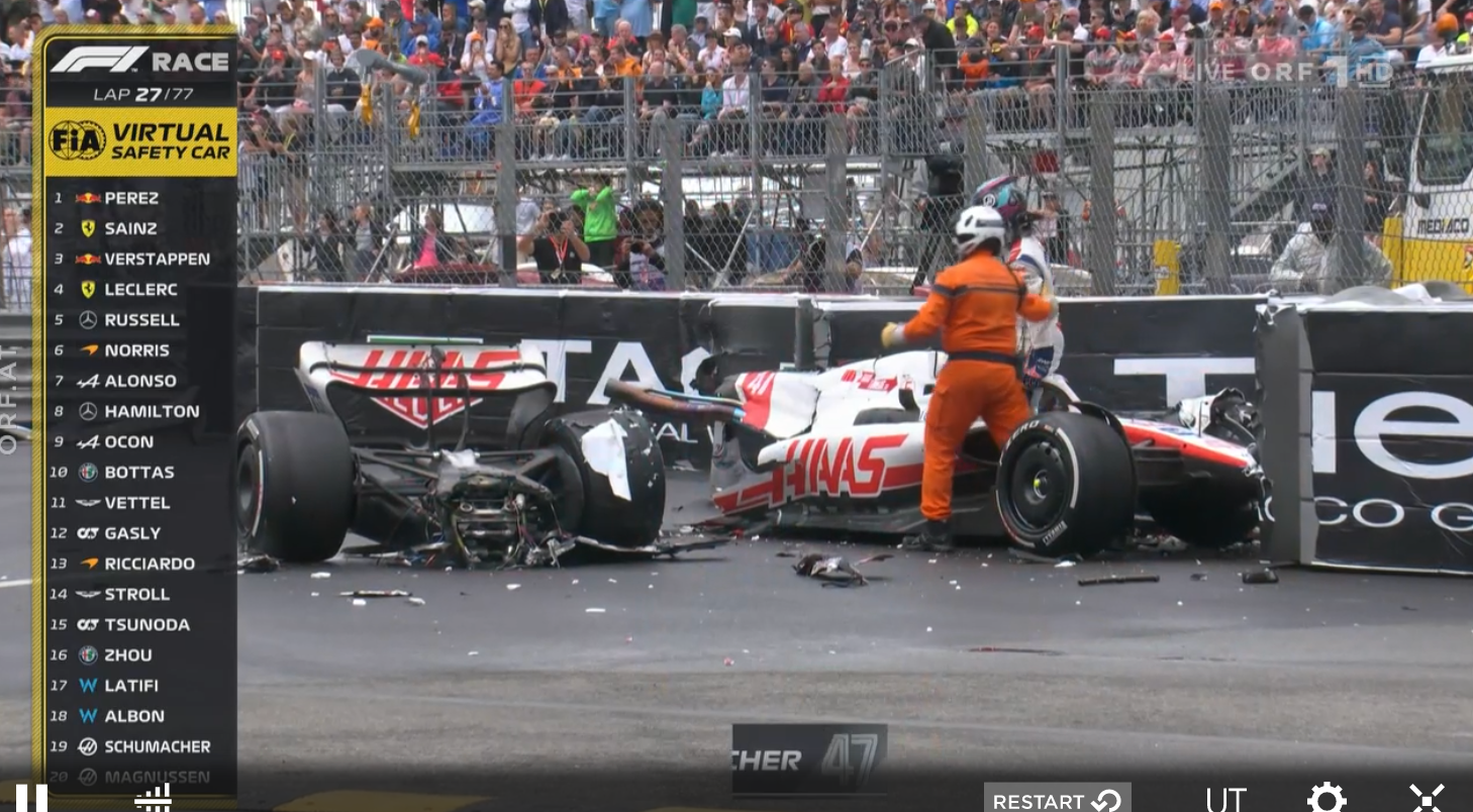 Mick Schumachers Haas zerbricht in zwei Teile.