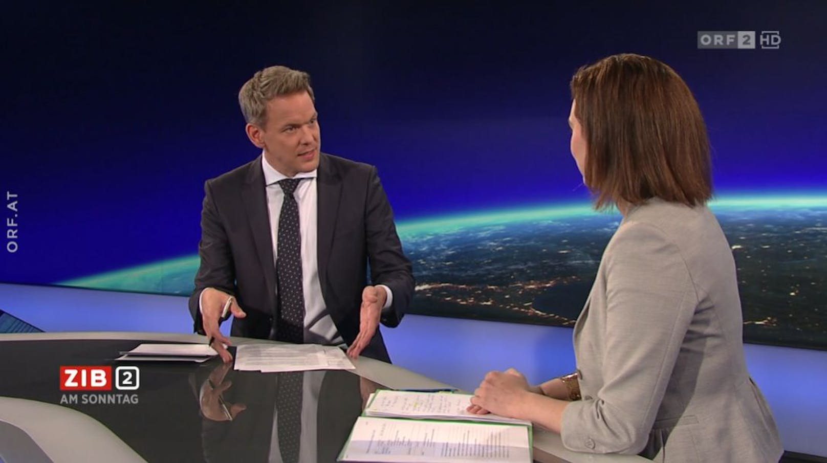 Justizministerin Alma Zadic zu Gast in der ORF-ZIB2 bei Martin Thür am 29. Mai 2022.