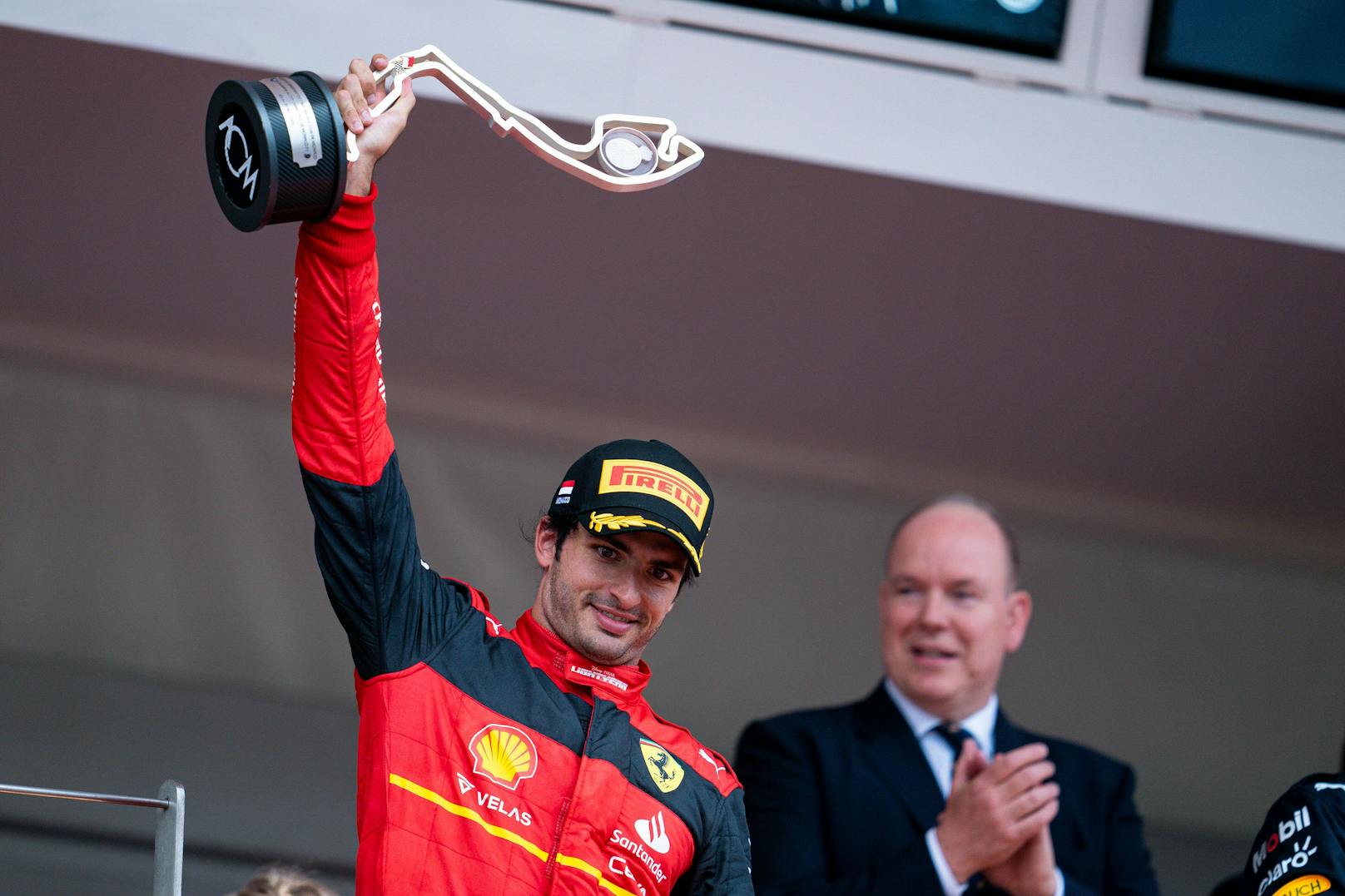 <strong>2. Carlos Sainz – Note: 1</strong><strong>.</strong> Nach Monza 2020 und Monaco 2021 war Carlos auch heute ganz knapp dran an seinem ersten Grand Prix Sieg – aber der Spanier hat sich stark zurückgemeldet.