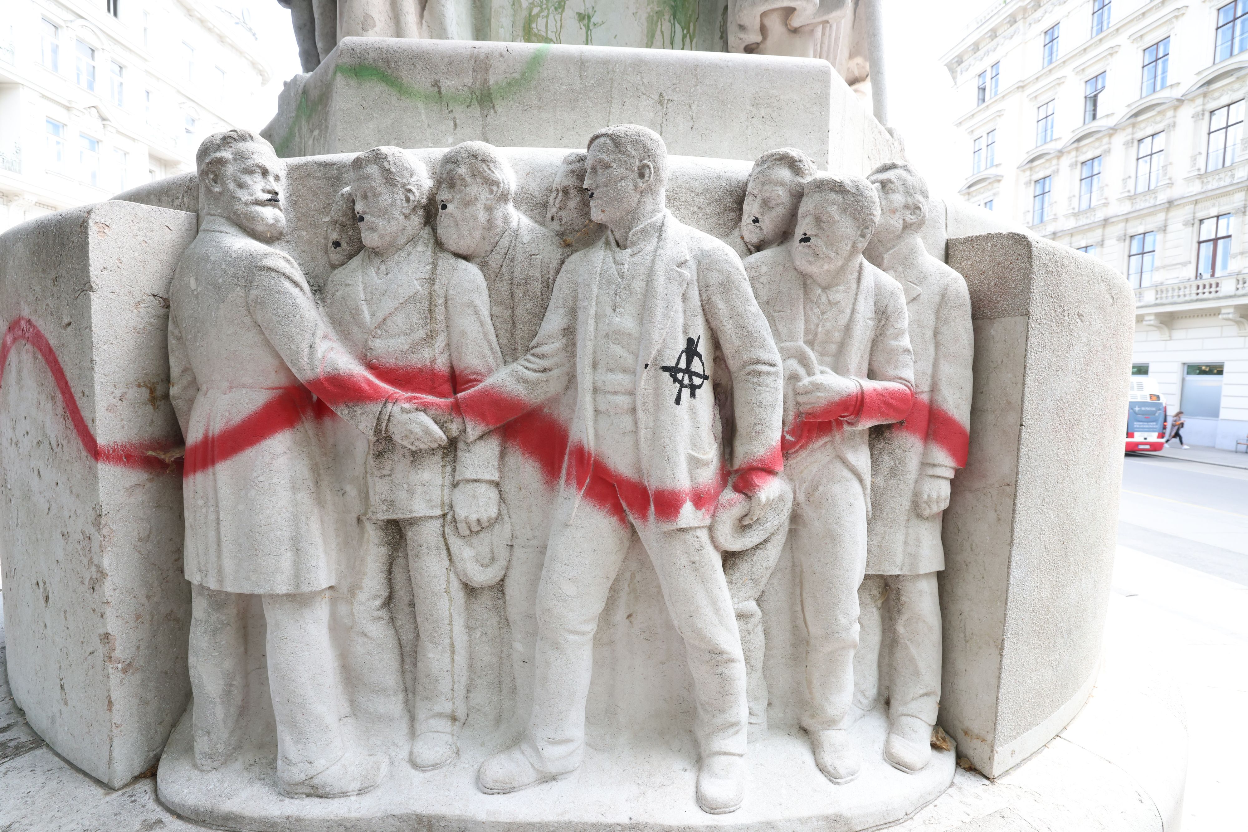 Das Lueger-Denkmal in der Wiener Innenstadt wurde wiederholt zum Ziel einer Protestaktion.