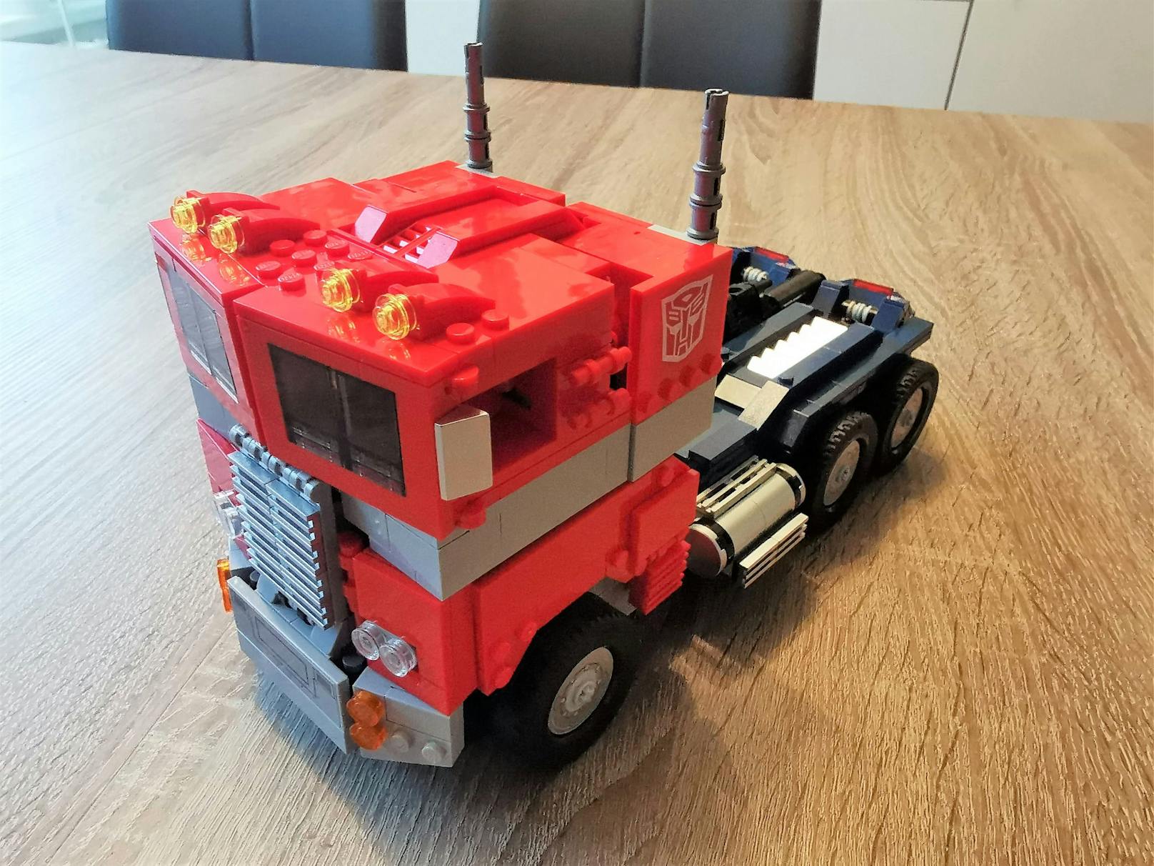 LEGO Optimus Prime im Test: Gar nicht so leicht, den Transformer wirklich zu transformieren!