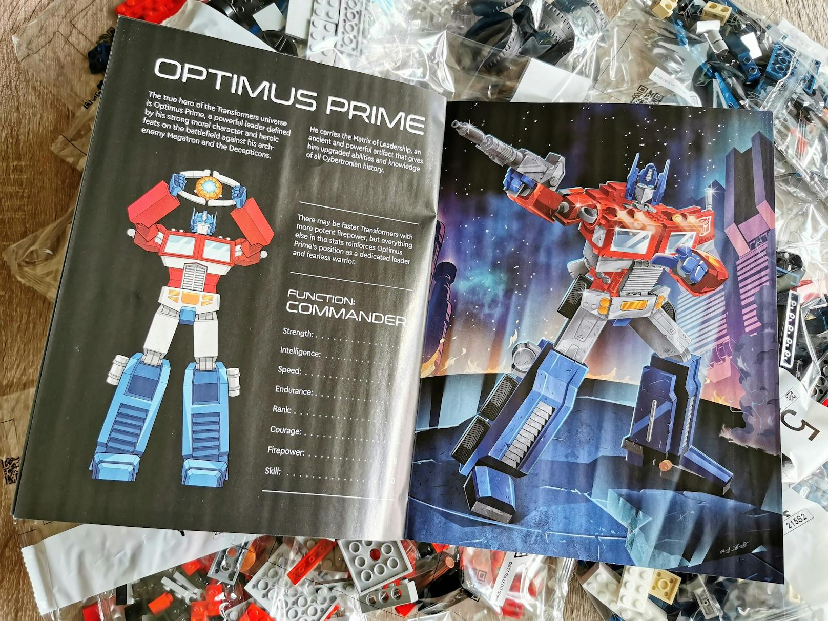 ...&nbsp;LEGO-Set 10302 namens "Oprimus Prime" den Anführer der Autobots aber als wirklich transformierbares Bastelset.&nbsp;Auffällig aber: Der Anführer der Autobots ist, ...