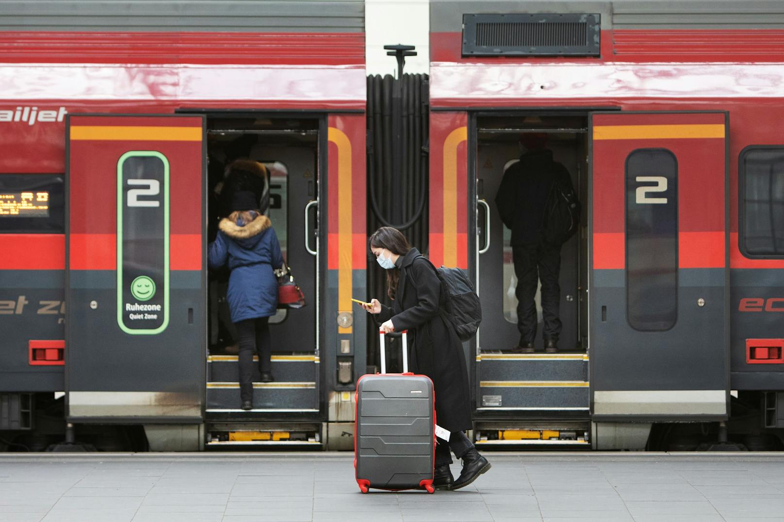 Nur mit Sitzplatzreservierung ist eine Zugfahrt mit der ÖBB sicher.