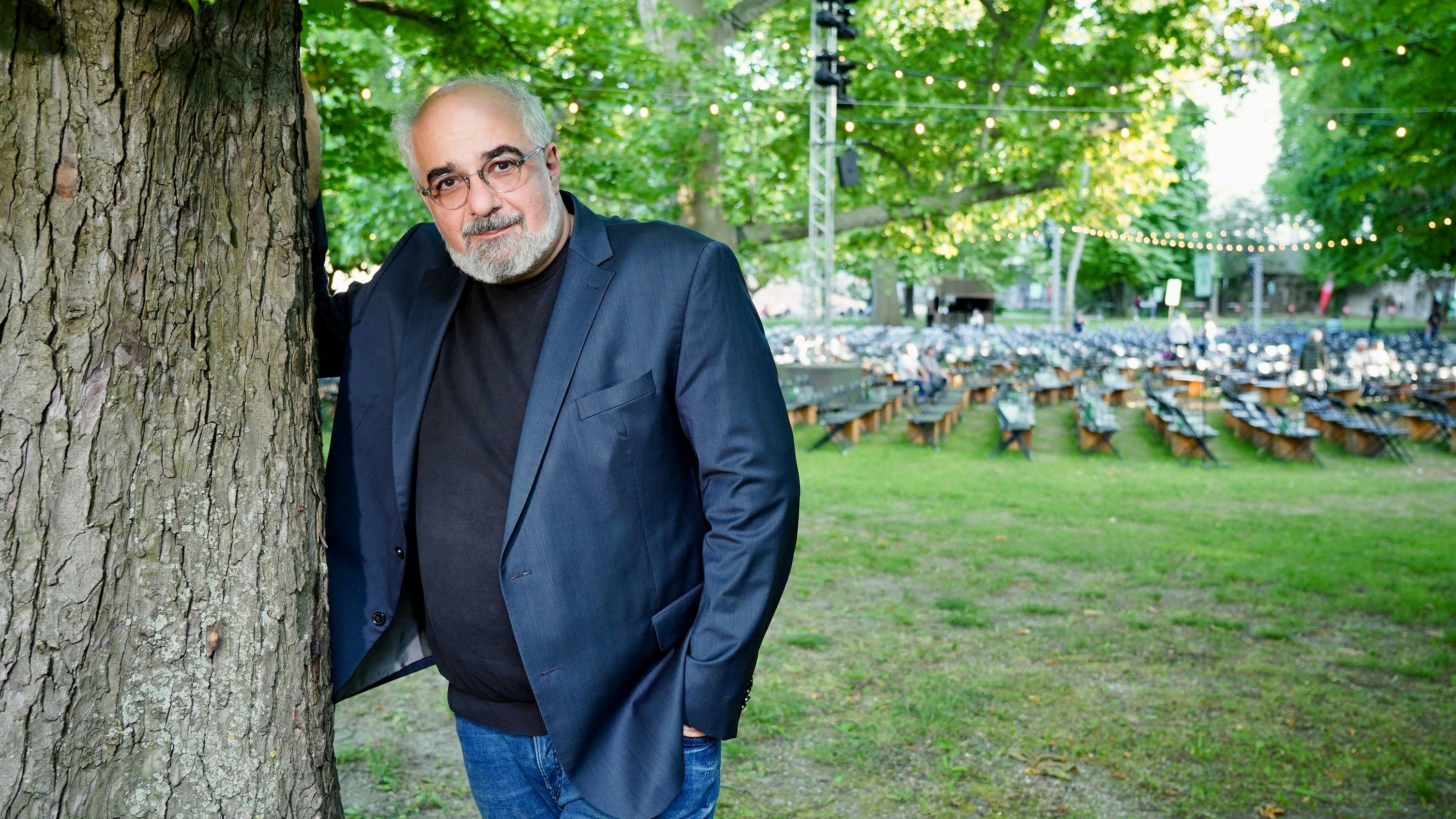 Wieder lach-fit: Michael Niavarani.