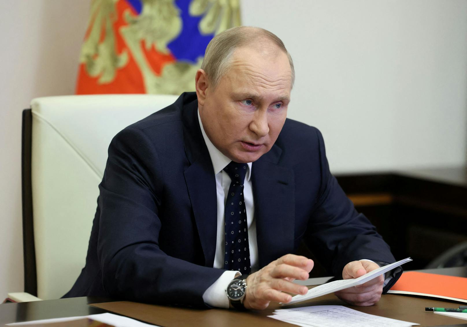 Wird von einem großen Teil Kriegsgeld abgeschnitten: Der russische Präsident Wladimir Putin.