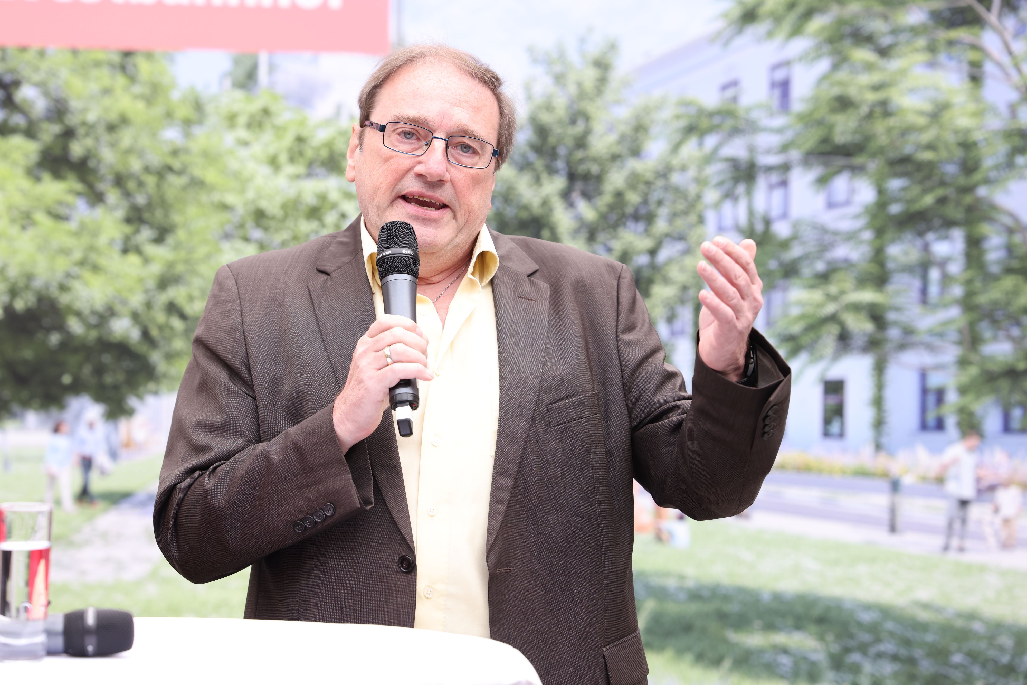 Nach 14 Jahren als Bezirksvorster in Rudolfsheim-Fünfhaus zieht sich Gerhard Zatlokal (SPÖ) von seinem Amt zurück.