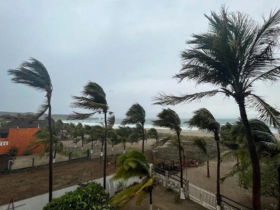 Heftige Regenfälle haben den Hurrikan in Puerto Escondido in Mexiko angekündigt.