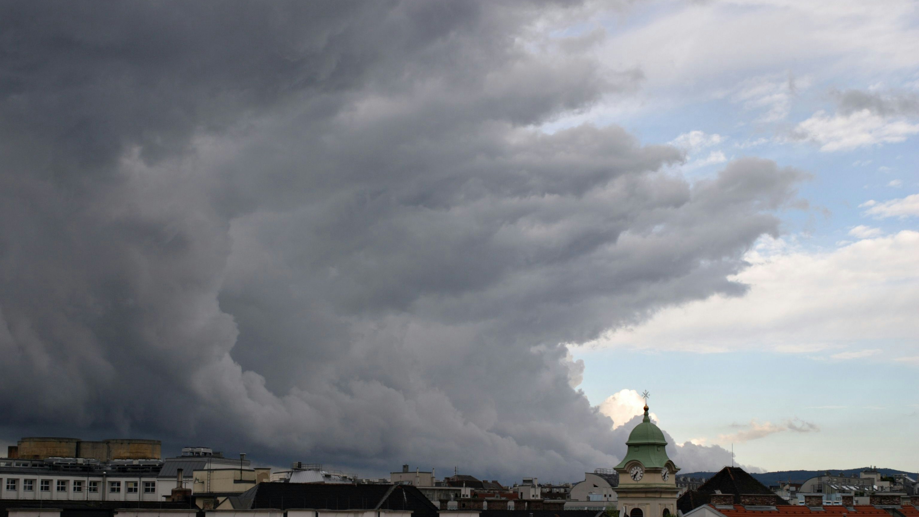 Auch Wien könnte in der Nacht die Gewitter zu spüren bekommen. Symbobild.
